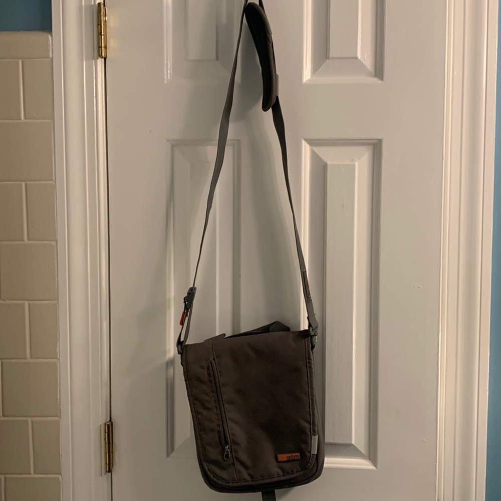 STM crossover bag
